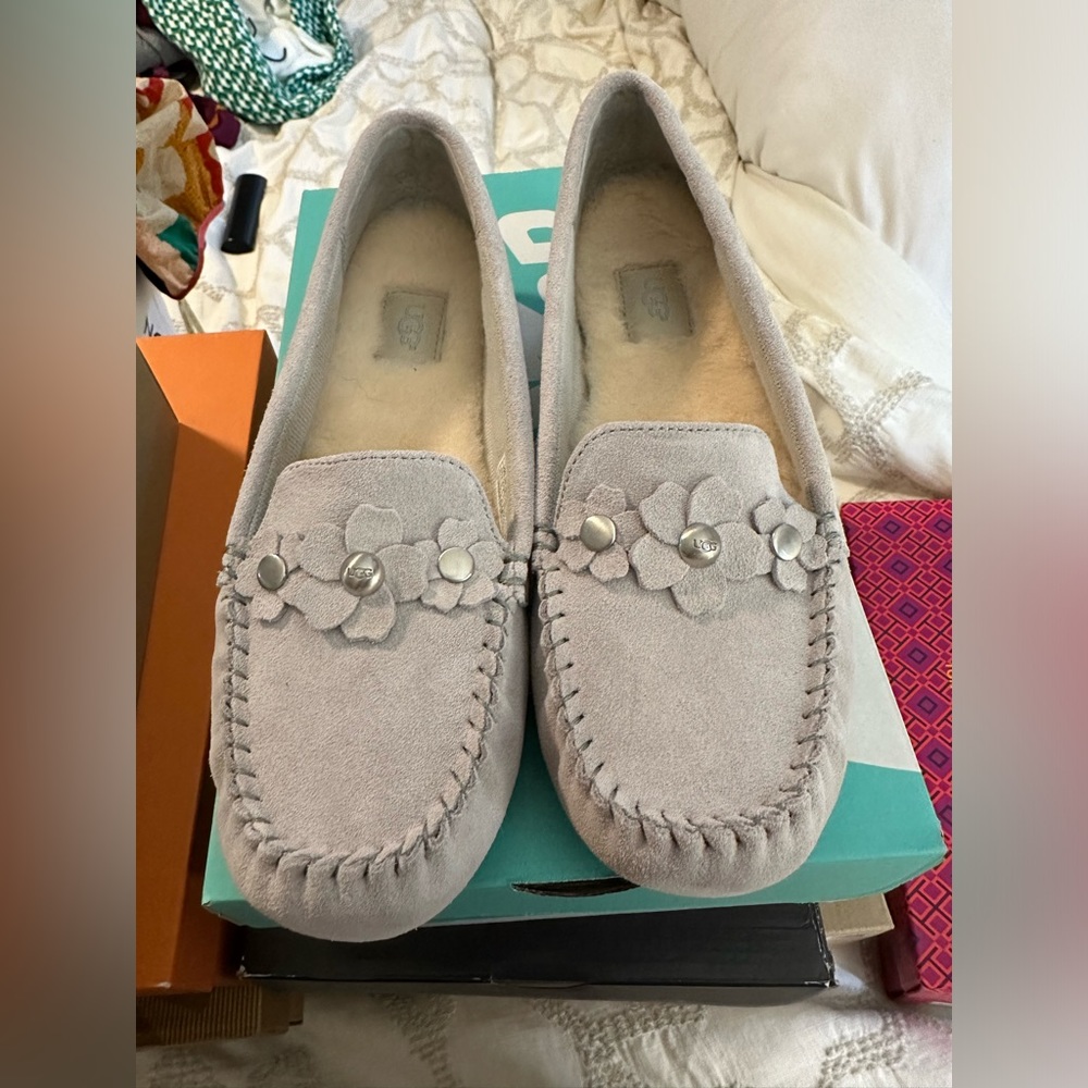 UGG loafer Lizzy Poppy size 10